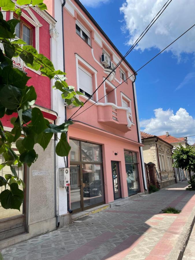 Pink House Apartments Jagodina Exterior foto
