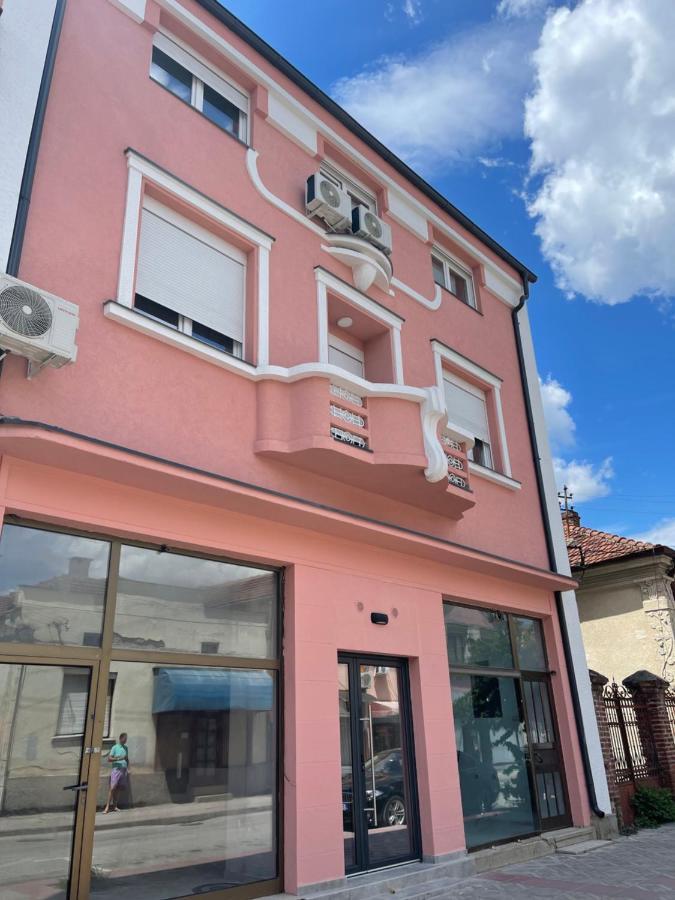 Pink House Apartments Jagodina Exterior foto