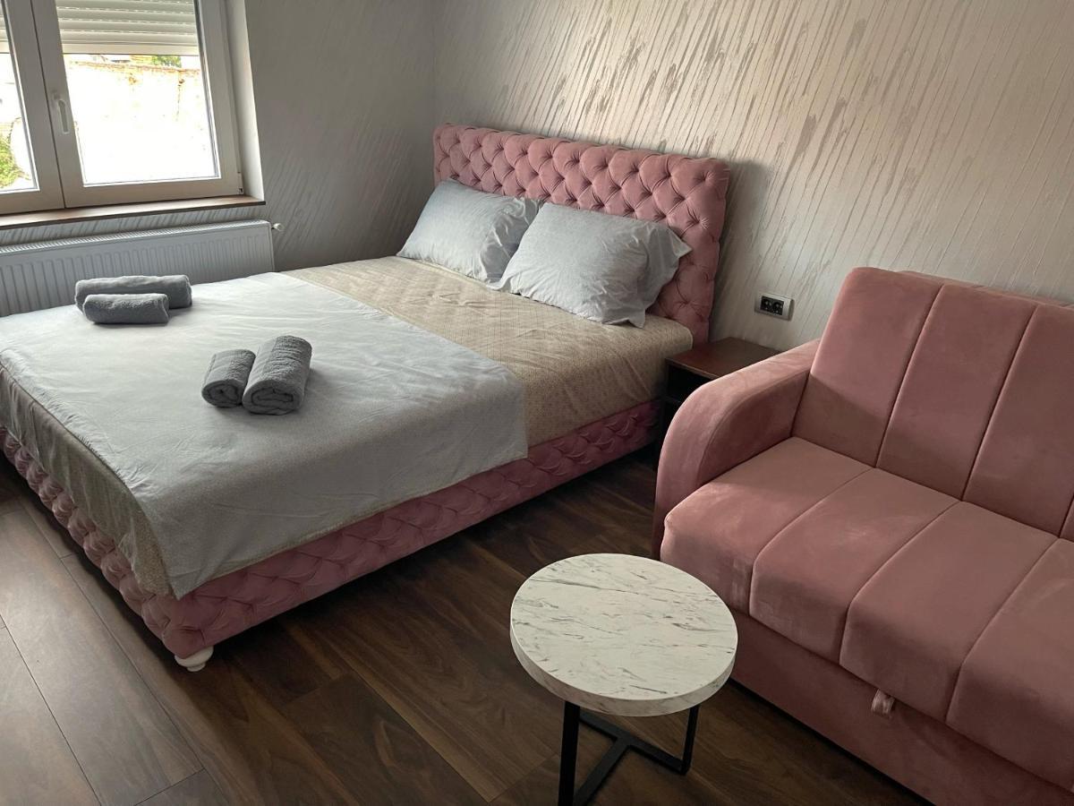 Pink House Apartments Jagodina Exterior foto